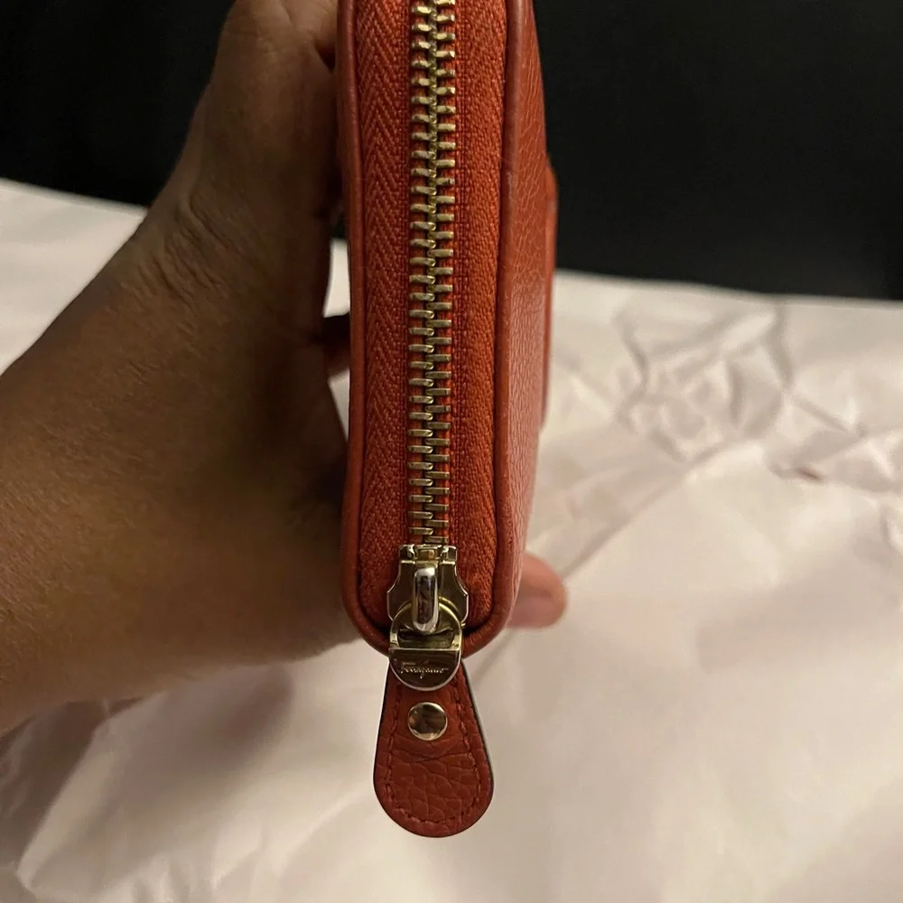 Ferragamo 22C843 Women's Long Wallet Gancho City Red Salvatore Ferragamo, red